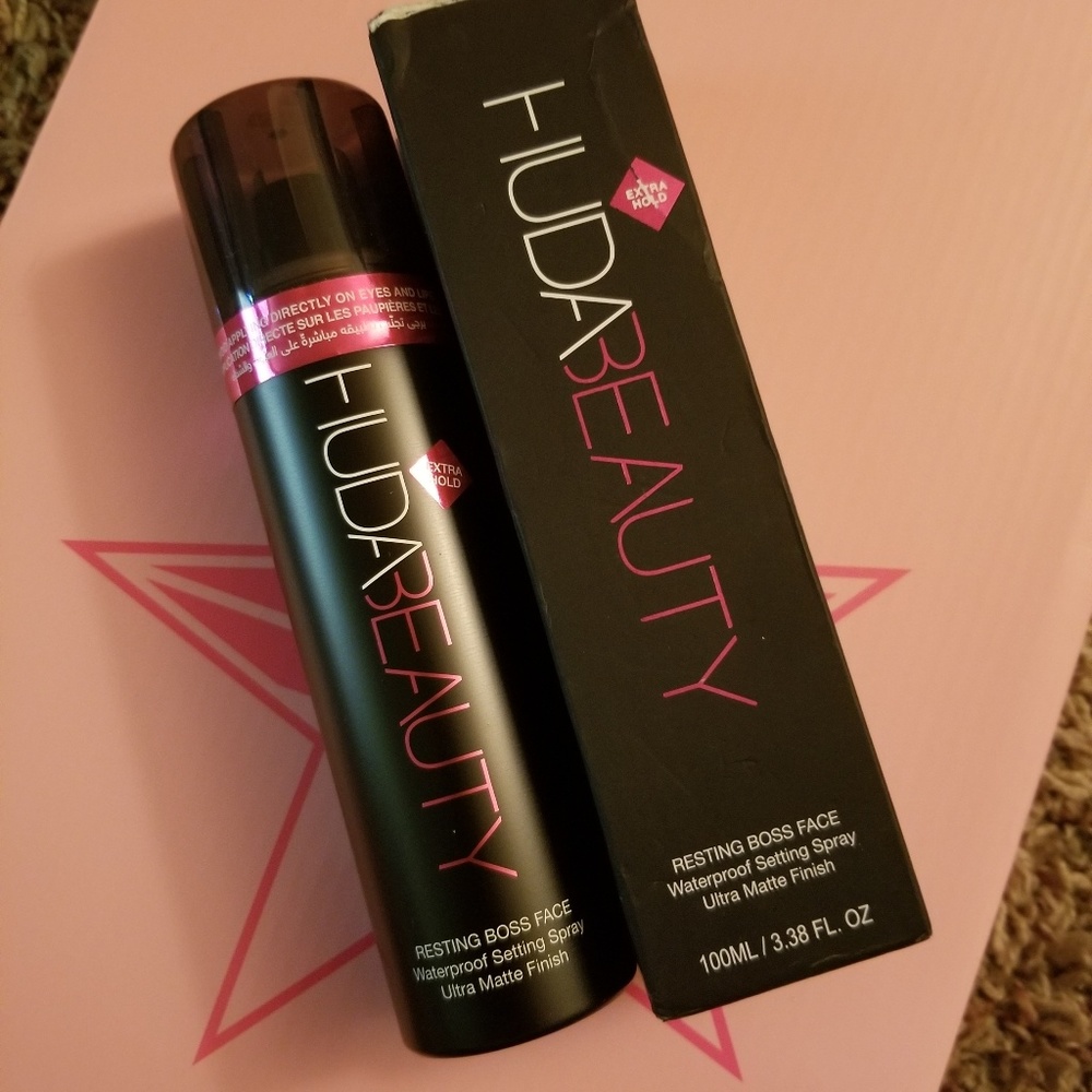 🆕️Huda, Resting Boss Face, Setting Spray